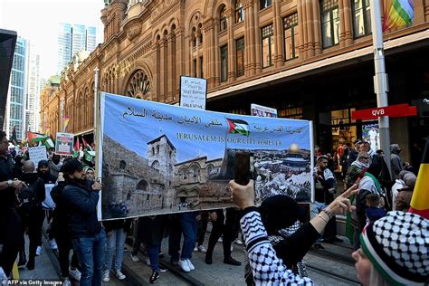 Pro palestine protesters in paris. Sydney flooded with pro-Palestinian protestors during ...