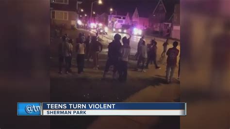 Chaos erupts in Milwaukee's Sherman Park overnight - YouTube