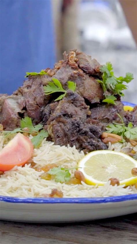 Setelah mencoba masakan ini , masakan kambing bakar bang ndut jl. Video #NGOBROlin Nasi Bakar Kambing Bakar Khas Saudi di ...