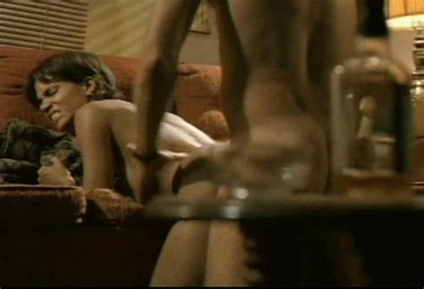 Halle Berry Nue Dans Monsters Ball
