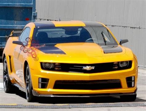 Megan Fox And Bumblebee Are To Get New Looks In Transformer 3images