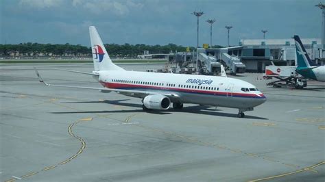 Link malaysia airlines boeing b737 800 160pax. Malaysia Airlines Boeing 737-800 | Singapore to Kuala ...