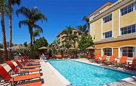 This hotel is 1.6 mi (2.6 km) from warner brothers studio and 3.1 mi (4.9 km) from los angeles zoo. Portofino Inn And Suites di Los Angeles - CA - 1001malam.com