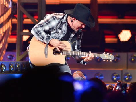 Garth Brooks Heats Up Houston Stage With High Energy Performance