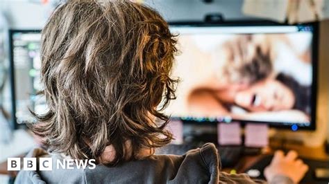 Men S Sexist Attitudes Shaped By First Exposure To Pornography BBC News