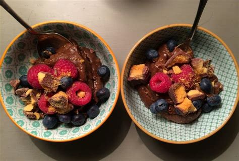 Comprehensive nutrition resource for chocolate mousse. Homemade raw chocolate mousse topped with crunchie bar and ...