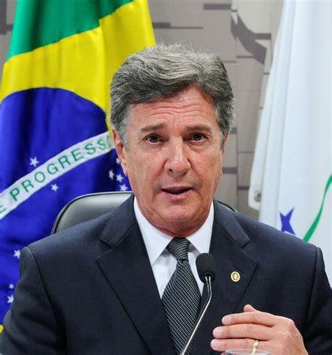 Fernando Collor Refuta Comparações De Queiroz Com Pc Farias Política