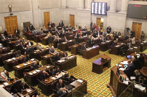 Tennessee Legislative Chambers Split On Bill Banning Classroom