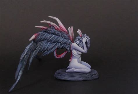 Broken Wings Female Angel Dark Sword Miniatures