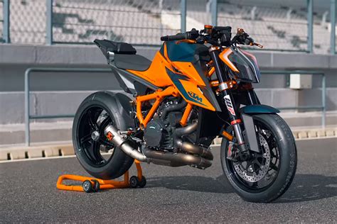 5.0 out of 5 stars 2. Watch: 2020 KTM 1290 Super Duke R launched - Motorcycle News