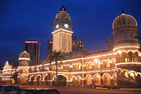 Nama dymm sultan negeri selangor, almarhum sultan abdul samad ibni almarhum raja abdullah telah diambil untuk menamakan bangunan ini yang pada ketika itu memerintah tahun 1898 hingga 1957. Bangunan Sultan Abdul Samad, Kuala Lumpur - Times of India ...