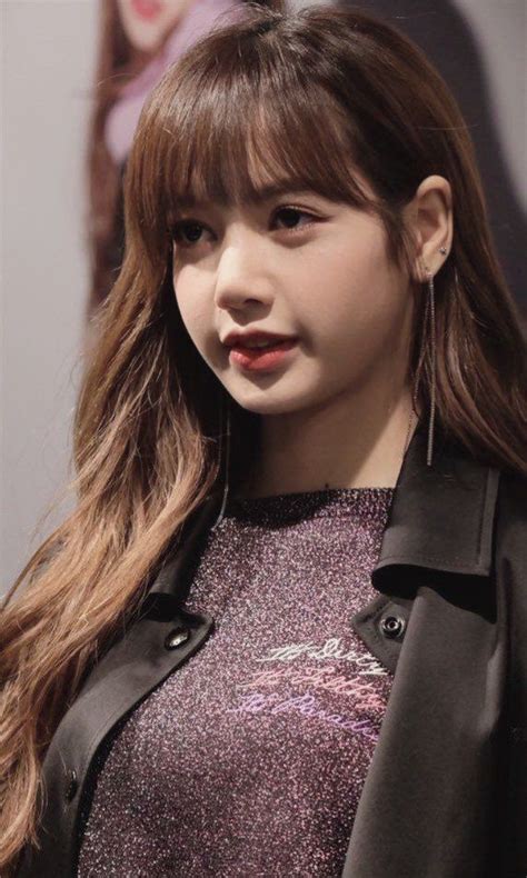 Her height is 1.67 m and weight is 46 kg. Lalisa Manoban #LISA