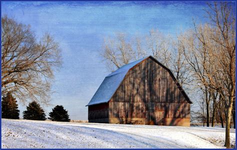 12 More Photos Of Beautiful Old Barns In Iowa