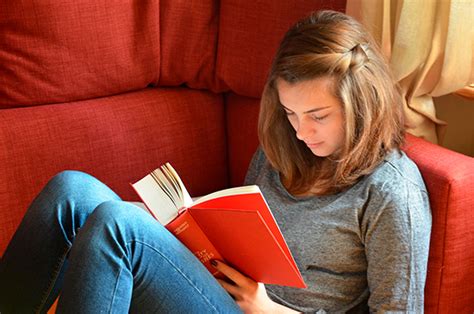Färre Tonåringar Läser På Fritiden Språktidningen