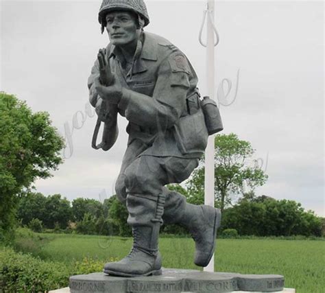 Life Size Bronze Army Soldier Garden Statue For Outdoor Bokk 50 Custom