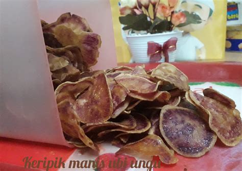 Maybe you would like to learn more about one of these? Resep Keripik manis ubi ungu oleh Ani Brilian - Cookpad