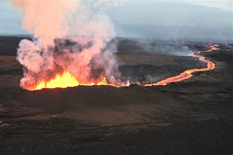 Mauna Loa Webcam Watch The Hawaii Volcano Eruption Live