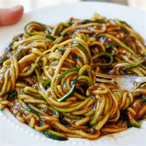 Soy sauce, sesame oil, minced ginger, salt, tabasco sauce, rice wine and 6 more. Keto Zoodle Lo Mein Stir Fry — LOW CARB QUICK | Recipe ...