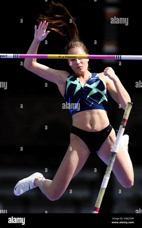 Polina Knoroz Rus Wins The Women S Pole Vault At 15 5 1 2 4 71m At The Bauhaus Galan At