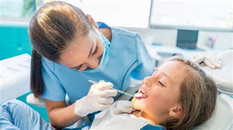 ماذا يفعل أطباء الأسنان بالضبط؟ رؤية