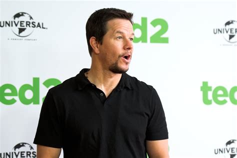 Mark Wahlberg Ted 2 Red Carpet Pictures Popsugar Celebrity