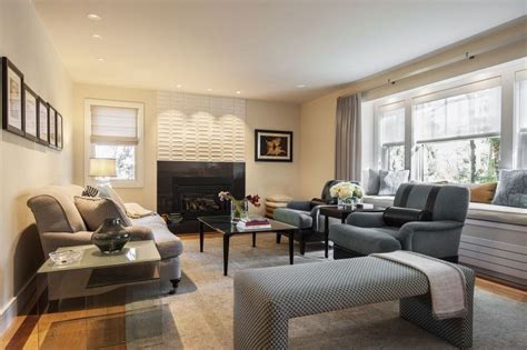 This is probably the layout many of us think of when we consider a formal living room: 30 Expert Living Room Layout Ideas - Keep Decor | Rectangle living room, Livingroom layout ...