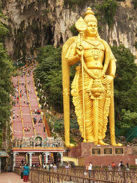It is a limestone hill with a series of caves and cave temples which is located in gombak taking a direct ktm komuter train to batu caves is the most convenient way to reach batu caves from kl sentral. Top #5 Travel Tips for Malaysia | Malaysia travel, Batu ...