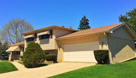 Roofing contractors, you can not conduct business verbally and without legal contracts. this is 2018 and no longer can you conduct business with a hand. Geneva Roofing Siding & Window Company | D-Wing Construction