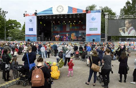 Maailma kylässä -festivaali keräsi Helsinkiin 79 000 vierasta ...