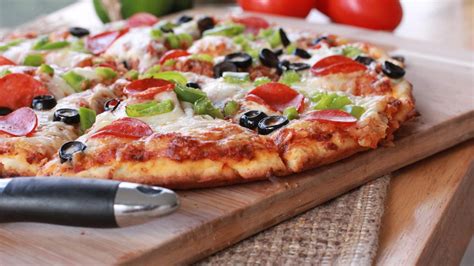 Hi friends, today we are putting up a very yummy and easy to cook recipe ie. Quick Easy Homemade Pizza Recipe