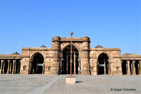 11 Best Places to Visit in Ahmedabad with your Friends, Family & Partner