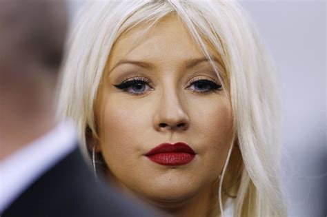 Christina Aguilera Hot Red Lipstick Sleek Celebs Beautiful