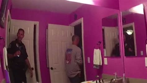 el video en que el monstruo de denver muestra a la policía su casa tras regresar de esconder