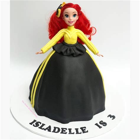 There is no name on the cake because the person who ordered it did not confirm the order on the day before pickup. A bow-tiful cake for an @emma_wiggle fan 💛🖤 Happy 3rd ...