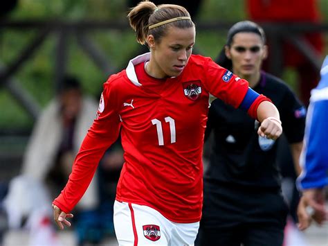 Nicole billa (born 5 march 1996) is an austrian football striker, currently playing for tsg 1899 hoffenheim. Fußball » News » ÖFB-U19-Frauen verpassen EM-Endrunde