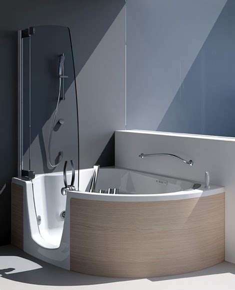 Corner showers for small bathrooms are most suited if you are not a tub person or you don't have enough space to put in a bathtub that fits your size a corner shower for small bathrooms comes in handy here. Chauffage climatisation: Shower tub combination