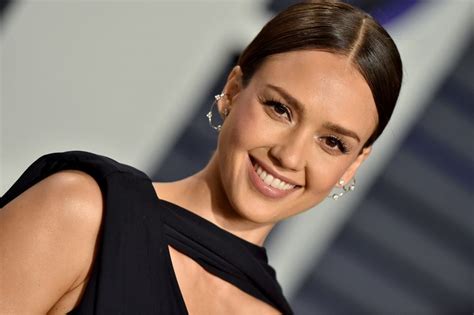 Jessica Alba Talks About Going To Therapy With Her 10 Year Old Daughter Huffpost Uk Wellness