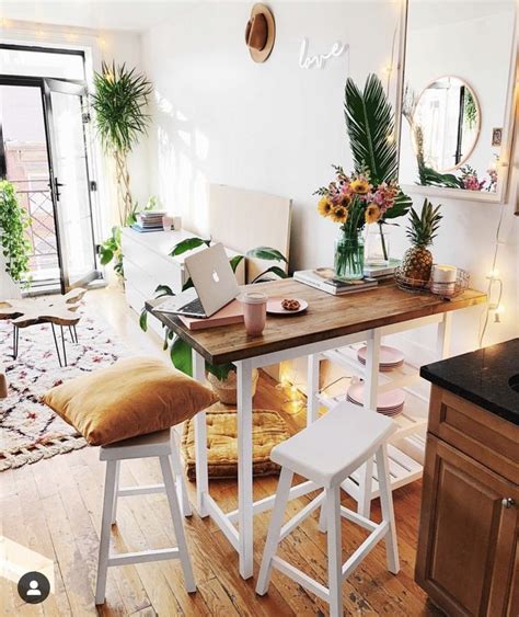 Explore urban outfitters collection of art and room decor, featuring the latest trends. From @viktoria.dahlberg | Urban outfitters home, Home ...