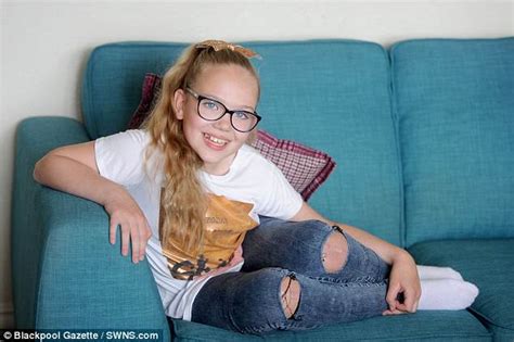 Schoolgirl With Cerebral Palsy Has Her Modelling Dreams Come True Daily Mail Online