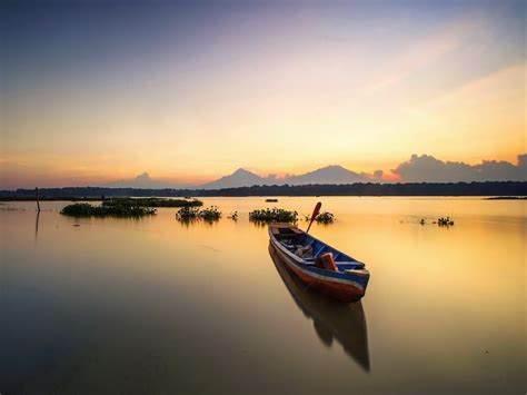 Harga terbaru tiket masuk kawasan waduk cengklik rp 30.000, hari di waduk cengklik para wisatawan dibebaskan untuk mengambil ikan yang berasal dari waduk tak ketinggalan beragam wahana unik dan seru yang pastinya wajib anda kunjungi saat berada di waduk cengklik boyolali. Waduk Cengklik, Indah di Sore Hari | Pariwisata Indonesia