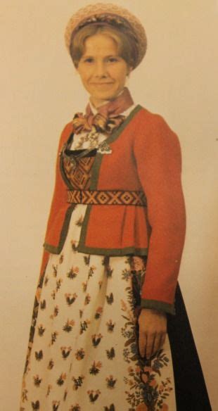Female Bunad From Vang And Slidre In Valdres Norwegian Dress Folk Costume Traditional Dresses