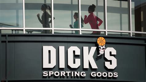 Dicks Sporting Goods Sued 18 Year Old Sues Over Gun Sale Ban