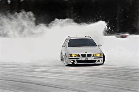 Snow Drift Bmw 5 Series Touring Bmw The Ultimate Driving Maching