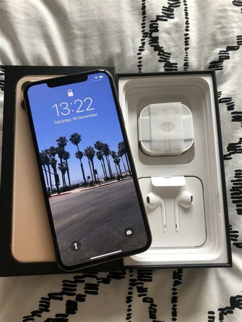 Got the gold 11 pro max and it works perfect have straight talk and it. APPLE iPHONE 11 PRO MAX GOLD 64GB | pattaadz