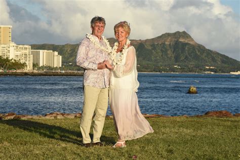 Honolulu Weddings Robert And Karen Magic Island Wedding