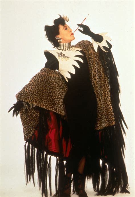 Amberatkins, angelaevans and 1 other like this. 101 Dalmatians - Glenn Close Photo (35236768) - Fanpop
