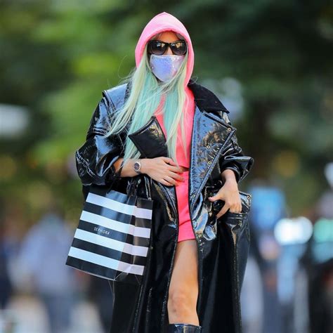 Lady Gaga Busts Out An Extreme Look To Run Errands In Lady Gaga Online Celebrity Christian