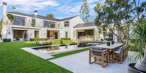 A Real Estate Agent To The Stars Is Selling This Million Los