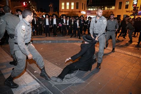 ultra orthodox protesting military draft clash with police in jerusalem the times of israel