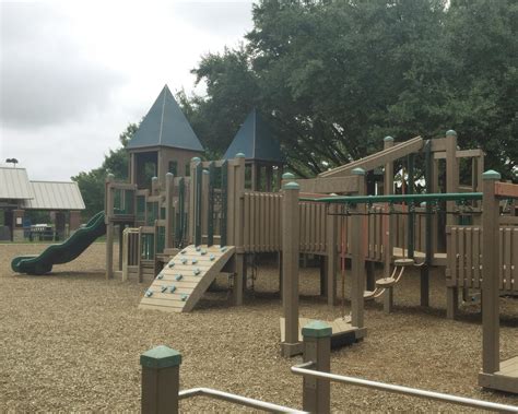 A few holes share space with ball fields and trails so watch for pedestrians. Andy Brown Park East (Kid Country) | Coppell, TX - Everyday Mamas